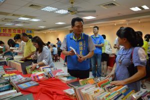 員林市好書交換日 市長張錦昆推薦好書